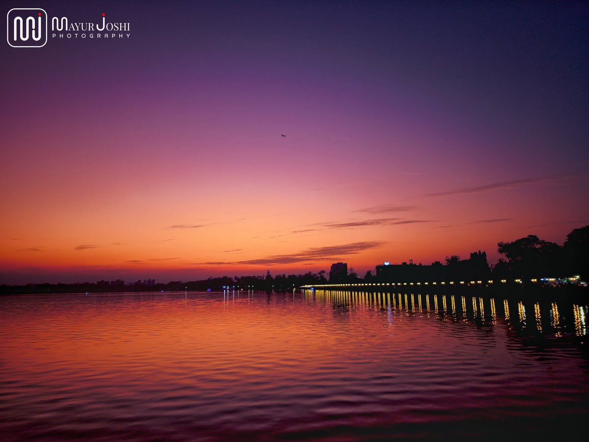 mayurjoshi999's tweet image. #रंकाळा
#कोल्हापूर स्पेशल 😍😍

#photpgraphy #PhotographyIsArt 
#sky #skycolour