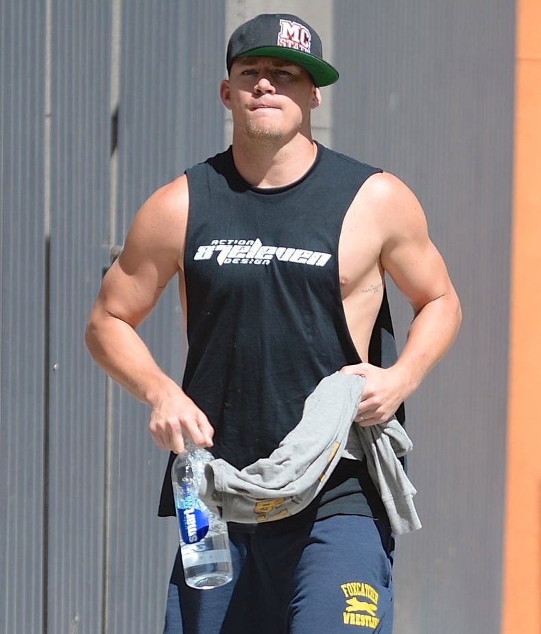 Boutta go hit the gym fr. Gotta stay lookin good if I wanna keep gettin paid to look good fr fr