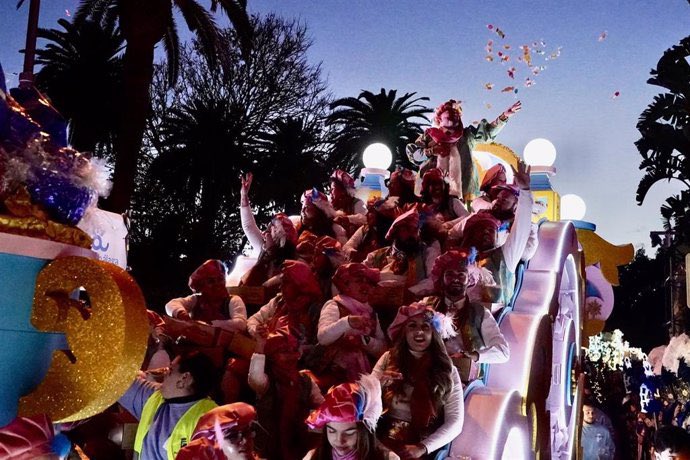 🔴#ULTIMAHORA Horarios de la Cabalgata de los Reyes Magos de #Málaga para el día 5.

11:30 Salida de los reyes desde la Alcazaba.

12:30 Inicio de la cabalgata desde el Ayuntamiento de Málaga.

🔊 Sigue la cabalgata en directo en <a href="/COPEMalaga/">COPE MÁLAGA</a> 
👇🏻👇🏻👇🏻

cope.es/emisoras/andal…