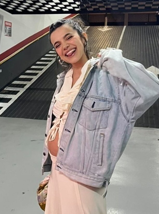 PortalRanu's tweet image. Hoje nossa capricorniana e mamãe do ano favorita completa mais uma voltinha ao redor do sol. Manu que seu novo ciclo seja lindo, cheio de amor, saúde, paz e realizações. O seu maior presente está em seu ventre e veio pra preencher sua vida de mais amor e felicidade ainda.