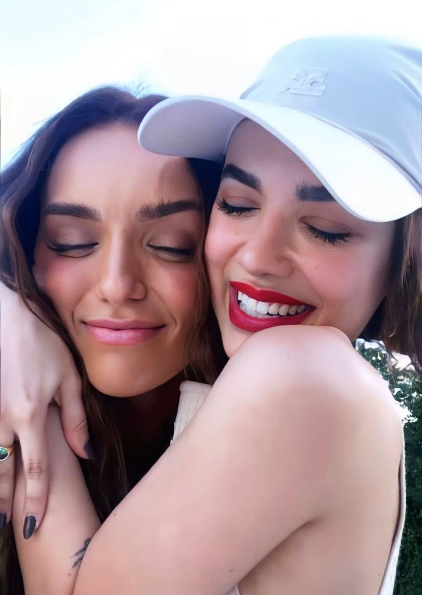 PortalRanu's tweet image. De cá estaremos sempre torcendo e vibrando muito por você, por todas as suas conquistas. Saiba que pode contar sempre com as suas ranuzinhas, te amamos muito, muito mesmo ❤️ 

@manugavassi