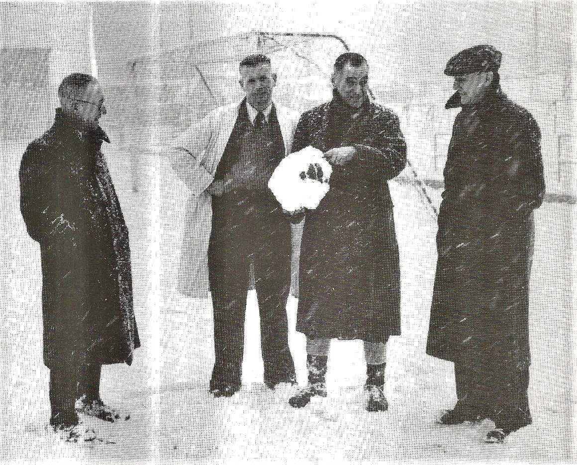Avenueite's tweet image. Frozen balls: Sometimes one has to admit defeat to the weather. In Jan 1955 the match at Park Avenue between @BPAFCOfficial and @TranmereRovers was postponed. I wonder why the referee decided to wear his shorts?