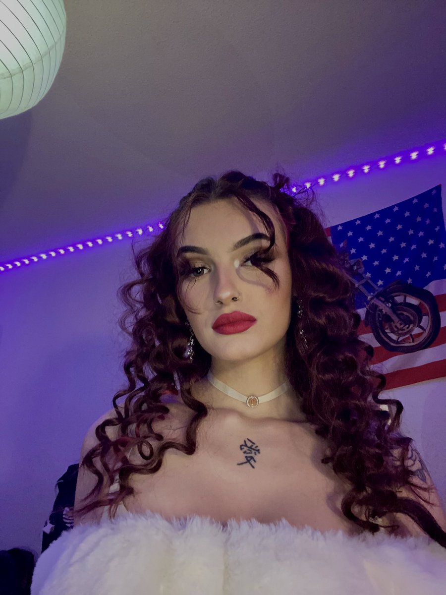 aeseme__'s tweet photo. 2025✨ prepárate que vienen curvas 💕🥂 https://t.co/qHpPJjJcaQ