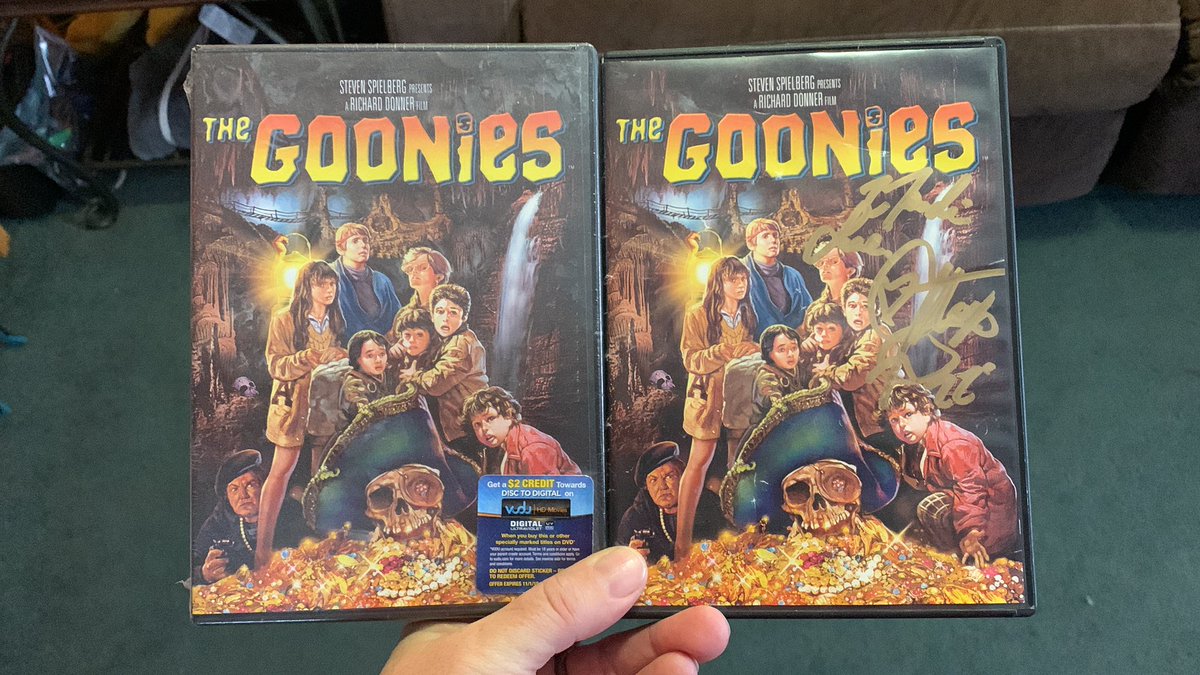 Trudilicious71's tweet image. It’s my #GoToMovie for a pick me up!!! #GooniesNeverSayDie - the 1 on the left is UNOPENED - the 1 on the right is autographed and has been viewed many, many times! Happy New Year @Corey_Feldman ❤️