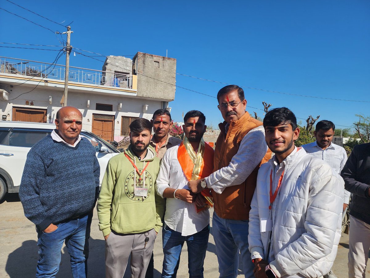 maansinghbarath's tweet photo. कुमावत युवाशक्ति राजसमंद एवं अनंता हॉस्पिटल के संयुक्त तत्वाधान में रेलमगरा में आयोजित आरोग्यम 2 में भाग लिया |कार्यक्रम मे युवा प्रदेश अध्यक्ष रतन लाल जी एवं रेलमगरा तहसील अध्यक्ष लादू लाल जी कुमावत एवं उनकी समस्त टीम का कार्य सराहनीय था ,
#kumawat #yuva #yuvashakti #relmagra https://t.co/ufjXljwn2k