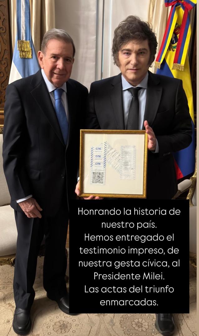 🇻🇪🇦🇷 Un regalo de Venezuela para el presidente de Argentina, Javier Milei.

Nuestro presidente electo Edmundo González le entregó las actas de nuestro histórico triunfo del 28J. 

¡Tiene en sus manos el coraje y la decisión de ser LIBRES de millones de venezolanos, <a href="/JMilei/">Javier Milei</a>!