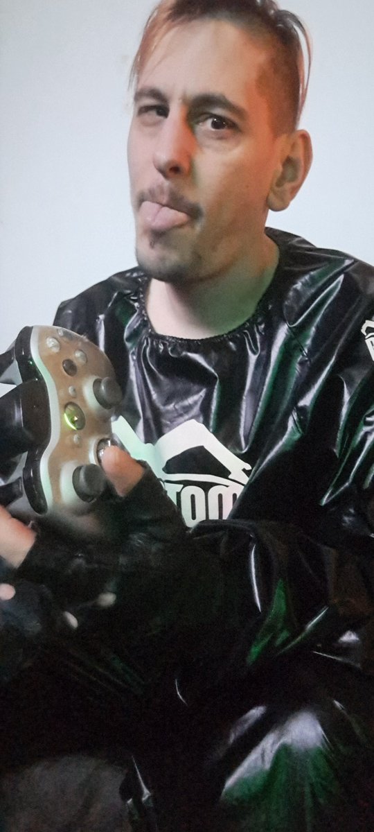 ChristSneaker's tweet photo. Chillen zuhause und Wochenende 🥰😁🥵🥵🥵🔥🔥🤪🤤🤤🤤😈😈😈 https://t.co/n35ZF0S0bg
