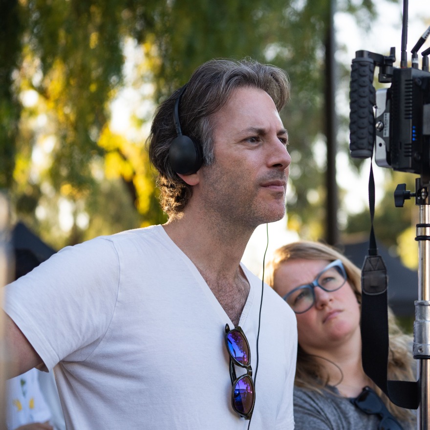 시나리오 작가이자 영화 감독인 제프 바에나가 향년 47세의 나이로 세상을 떠났습니다. ‘라이프 애프터 베스’, ‘더 리틀 아워즈’, ‘호스걸’...