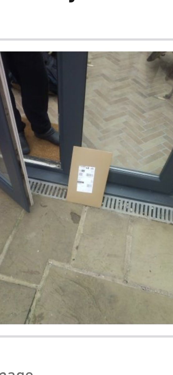 Elen1269's tweet photo. @RoyalMail you are an absolute joke! Twice you have delivered the same parcel to the wrong address!!! How difficult is it when you are given a postcode? 🤬 and how many times have I got to ask @SkyUK to resend?  #badcustomerservice #useless #muppets #delivery #postman https://t.co/1BbWJO6kt4