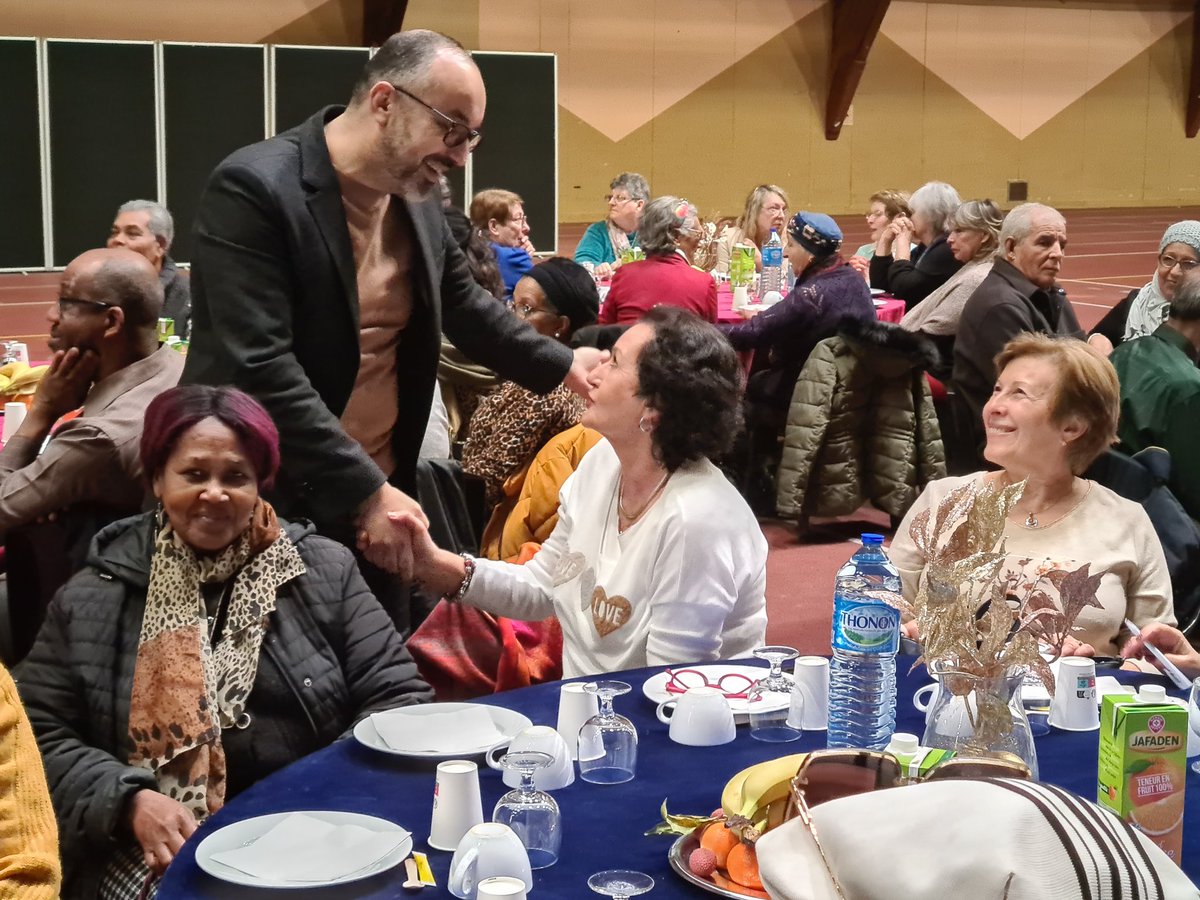 Traditionnelle Galette des Anciens afin de fêter dans la bonne humeur la nouvelle année avec nos aînés! 

Plus de 300 Seniors ont répondu présent, encore un beau succès populaire