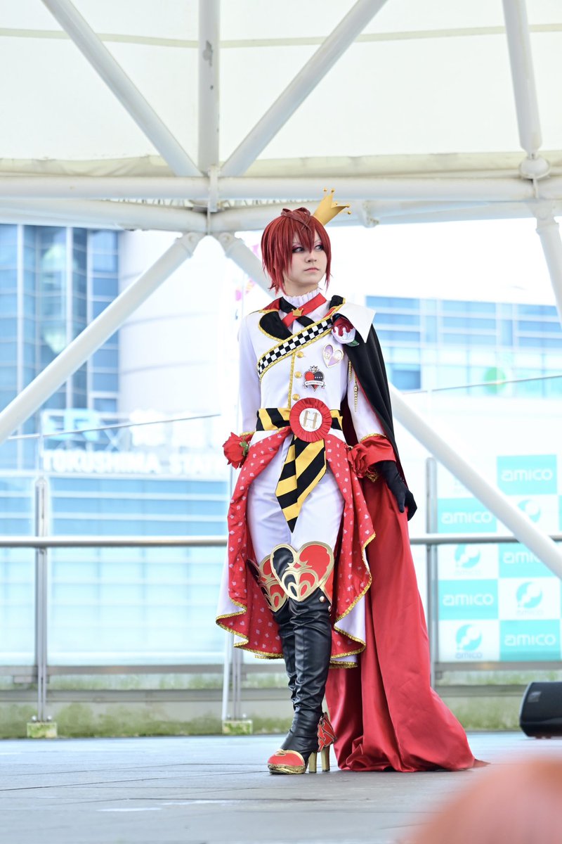 milko_chan's tweet image. これは打ち合わせ通りに音楽スタートされなくて音楽始まるのを待ってるちょいおこ寮長 on stage🩰

📷@cagiva996blue 

#こみるコス
#アラベスク
#アラベスクこみるこ