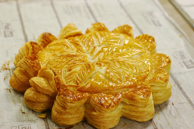 Recette de la galette des rois à la frangipane de noisettes et chocolat #galette des #Rois #frangipane #noisettes #chocolat   …ne-maison-comme-autrefois.blogspot.fr/2015/01/recett…