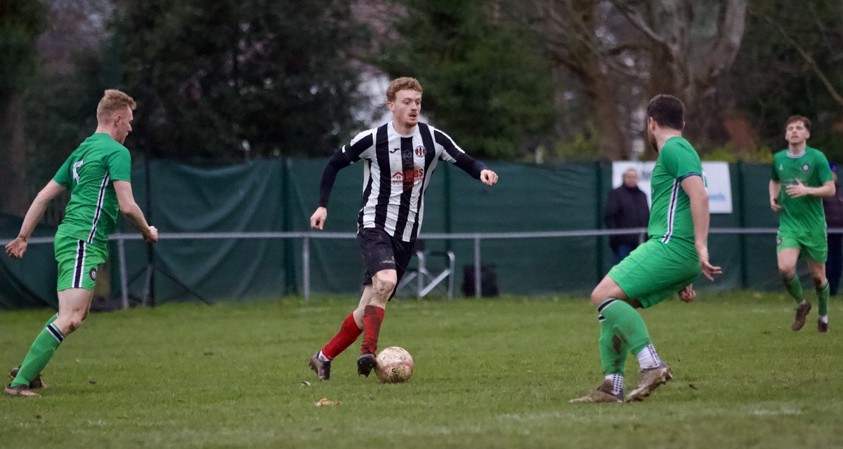 Half-time: <a href="/CDraconians/">Cardiff Draconians</a> 4️⃣ <a href="/SouthGowerFC/">South Gower Football Club</a> 1️⃣

A brilliant first half display from #TheDracs see us comfortably ahead. 

Goals from <a href="/JacobBenford2/">Jacob Benford</a>, <a href="/robertssam203/">Sam Roberts</a>, Harri Edwards and <a href="/SamCawley98/">Cawley</a> help us go into the break in buoyant mood. #ArdalSW

📸 <a href="/JDPThomas/">Josh Thomas</a>