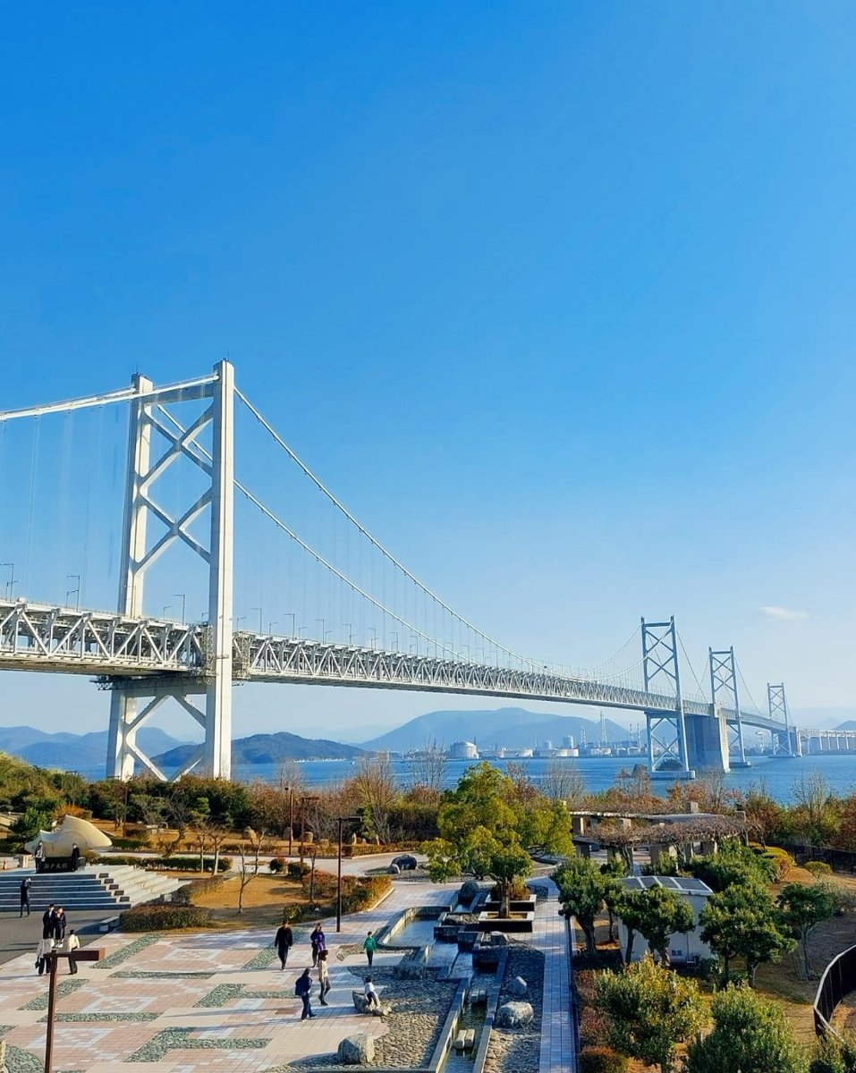 apricot_fuwari's tweet photo. Seto Ohashi Bridge 

This bridge over the Seto Inland Sea connects Okayama and Kagawa prefectures in Japan. It is said to be the 19th longest bridge in the world✨ It was windy and cold.

#SetoOhashiBridge 
#JapanTrip #英語日記 
#bridge https://t.co/XwhxGM03f7