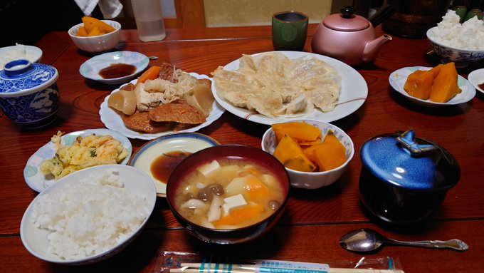 煮しめが食べたい
岩手の祖父母の家で食ったやつ
餃子以外は全部手作りよ 