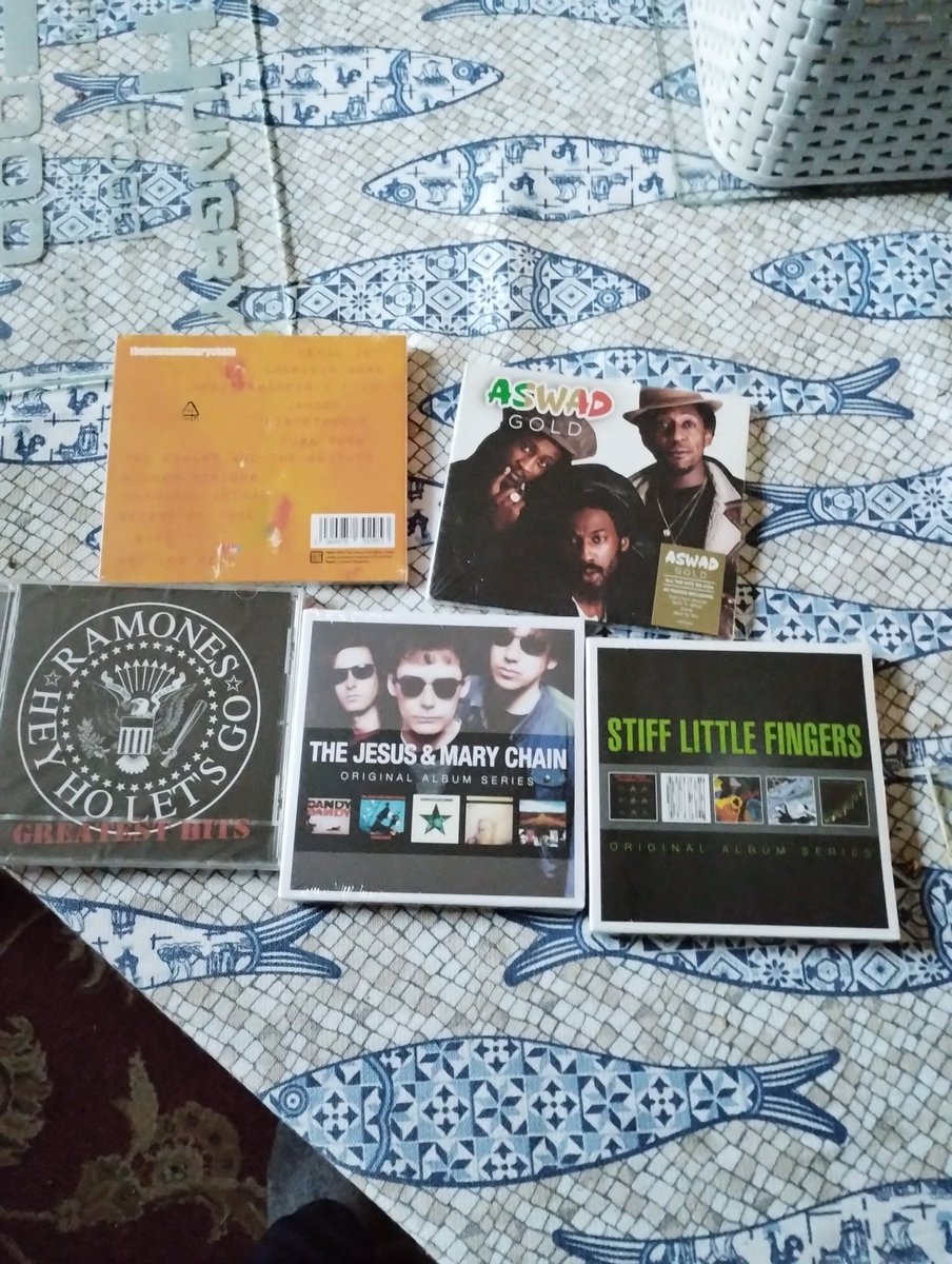 andrewgarwood1's tweet image. Christmas money treats, have already got all the SLF and first three JAMC albums on vinyl, Ramones,aswad and latest JAMC albums are albums I haven&apos;t heard before.