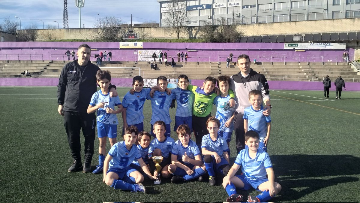 Tomisl9's tweet image. Campeones! 2015 ILUNA @Ikhobakirolklub