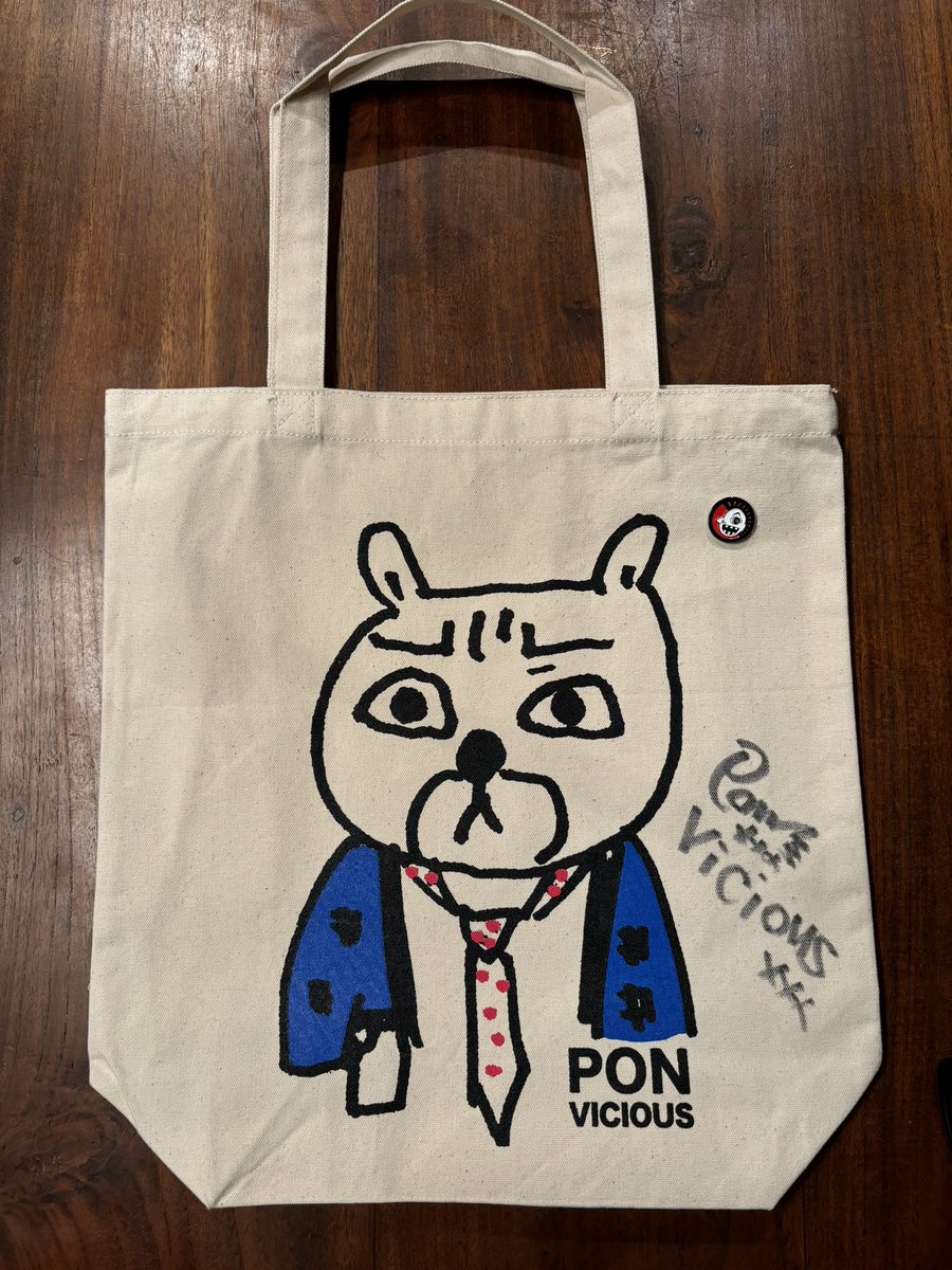 PONさんにサインいただきました🌟ありがとうございます。
一瞬で高校時代に戻りました。
またLIVE遊びに行きます🌟
#ラフィンノーズ 
#冬のワチュロウファイナル 
#渋谷QUATTORO