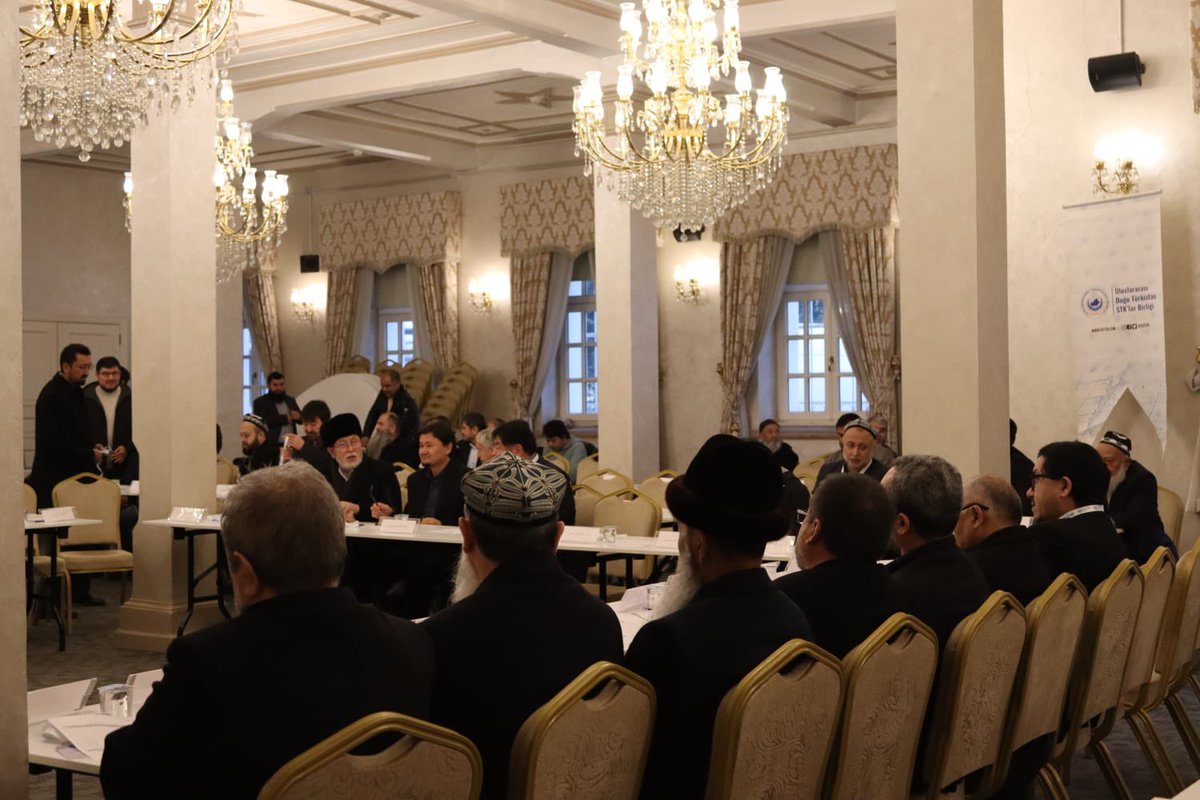 Uluslararası Doğu Türkistan  Stklar Birliğinin  2025 yılının 1. Genişletilmiş Şurası açıldı.

Birliğimizin Öncülüğünde Türkiye ve Dünyanın çeşitli ülkelerinde Doğu Türkistan davasının önde  gelen Stk başkanları, ulema, aksakallar, akademisyen ve  kanaat önderlerinin katılımı ile