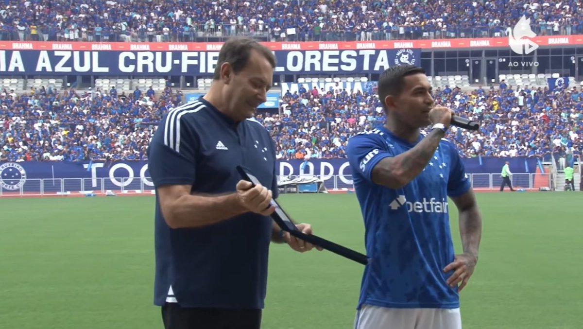 Calma gente, o mundial que o Pedrinho falou, o Dudu vai ganhar em 2026 aqui no Cruzeiro.