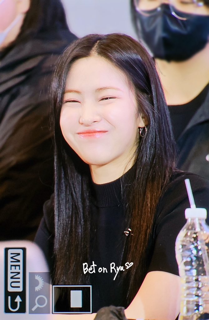 betonryu_srj's tweet photo. 250104 광저우 (づ￣ ³￣)づ

#ITZY #있지 #RYUJIN #류진
@ITZYofficial https://t.co/j0hdZAIduK