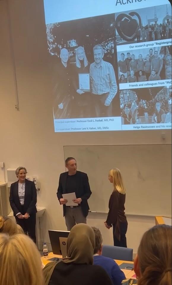 RigsHeart 🫀🚨 (@rigsheart) on Twitter photo Congratulations to <a href="/HaversEva/">Eva Havers-Borgersen</a> for successfully defending her PhD yesterday 🎊👏
With focus on
Female-Specific Risk Factors for Cardiovascular Disease ♀️ 🫀🩺
@LarsKøber
<a href="/EmilFosb/">Emil Fosbøl</a>
<a href="/FolkeFredrik/">Fredrik Folke</a>
@Jolienroos Congratulations to <a href="/HaversEva/">Eva Havers-Borgersen</a> for successfully defending her PhD yesterday 🎊👏
With focus on
Female-Specific Risk Factors for Cardiovascular Disease ♀️ 🫀🩺
@LarsKøber
<a href="/EmilFosb/">Emil Fosbøl</a>
<a href="/FolkeFredrik/">Fredrik Folke</a>
@Jolienroos