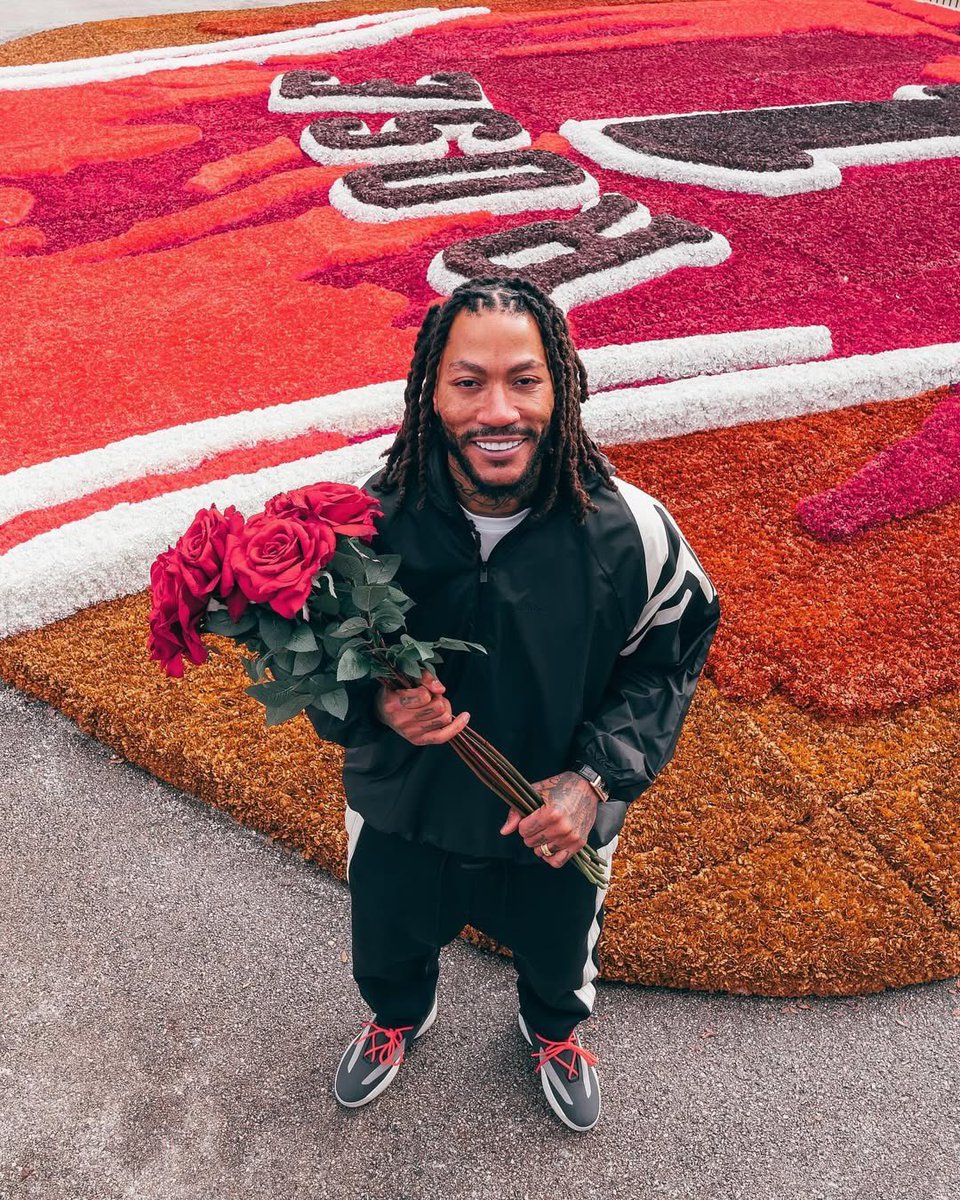 Happy Derrick Rose Day 🌹❤️ #hometownhero