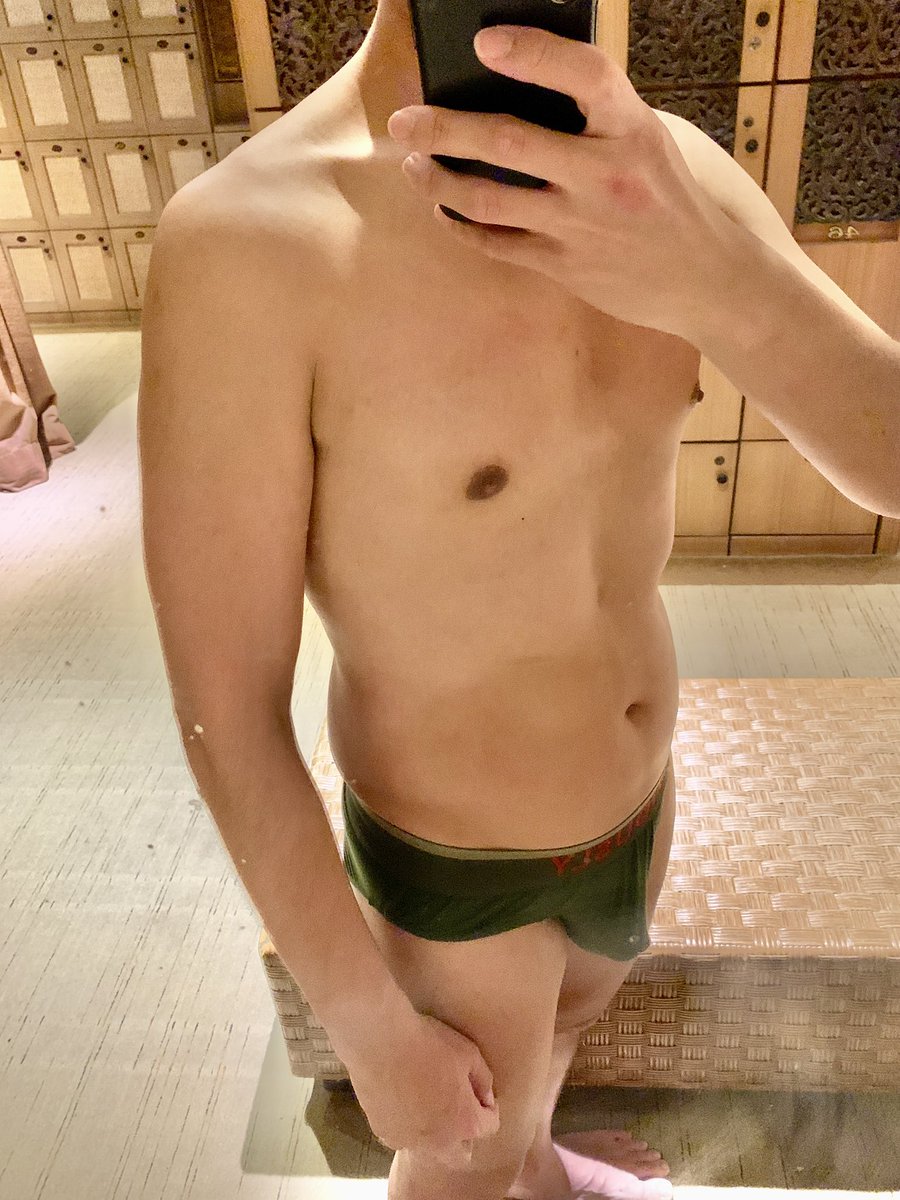 lampadua's tweet photo. 還是屌包大的三角舒服😌 https://t.co/5vzIxKOHoZ
