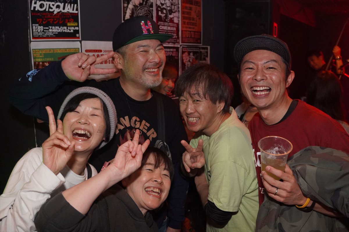 aishukaido's tweet photo. 【届け!!】12月28日 Taichi(AGE OF KID) pre. 乾杯会議vol.9@柴崎RATHOLE、あれこれ写真その1/3。その他は→ https://t.co/JI4a6FCCdW #SOMEOLD #FALLINGDOWN #AGEOFKID https://t.co/FjrD84Zz5o
