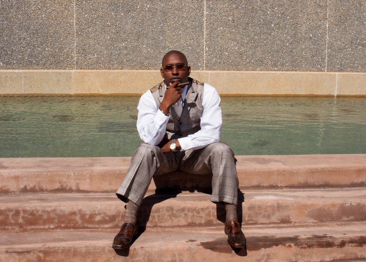 Hotep55's tweet photo. Living the life. https://t.co/ALHA0TwfQs