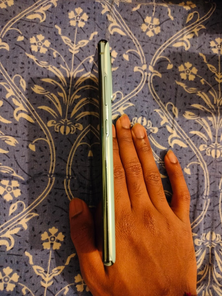 ram_07Narra's tweet photo. Anybody in and around Hyderabad interested in purchasing my Samsung S20 FE 5G for 18,000/- INR?
The phone is exactly like a new piece in excellent condition. It has no problems in functioning but has very slight minor wear and tear on the aluminum rim. I have the box and invoice. https://t.co/moEW2fndIr