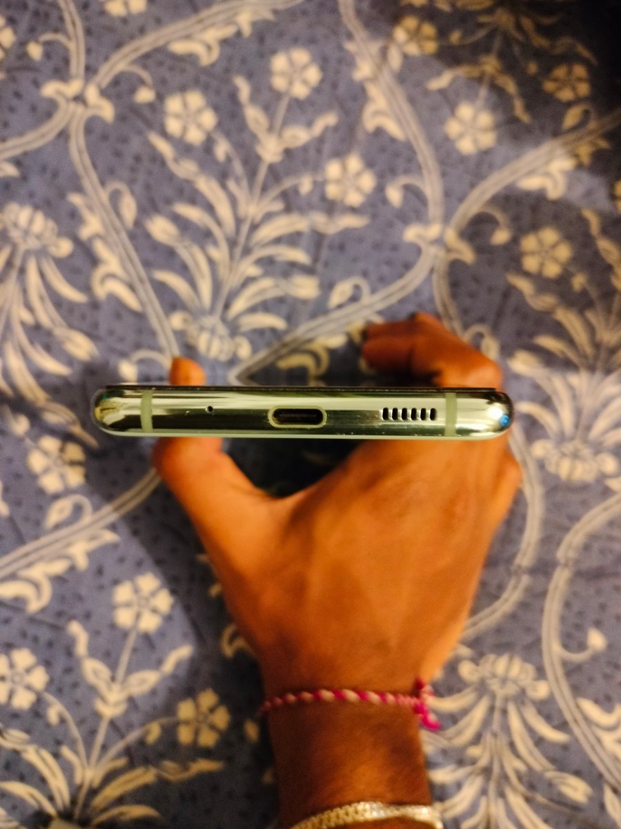 ram_07Narra's tweet photo. Anybody in and around Hyderabad interested in purchasing my Samsung S20 FE 5G for 18,000/- INR?
The phone is exactly like a new piece in excellent condition. It has no problems in functioning but has very slight minor wear and tear on the aluminum rim. I have the box and invoice. https://t.co/moEW2fndIr