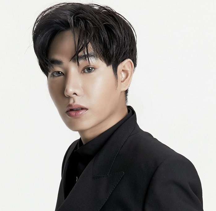 เราไม่รู้ว่าเกิด drama อะไรขึ้นกับ #เป๊กผลิตโชค อีก จนกระทั่งเจอว่าคนไปแซวเขาเรื่องพูดไม่ชัด จนไปถึง bully หน้าตาเขา

เราจะบอกว่า เป๊กเป็นตัวอย่างที่ทำให้เราเรียนรู้ว่า 

"ต่อให้เราไม่ทำอะไรใครเลย ไม่สร้างความเดือดร้อนให้ใคร และใช้ชีวิตของเราอย่างดี และเป็นตัวเอง