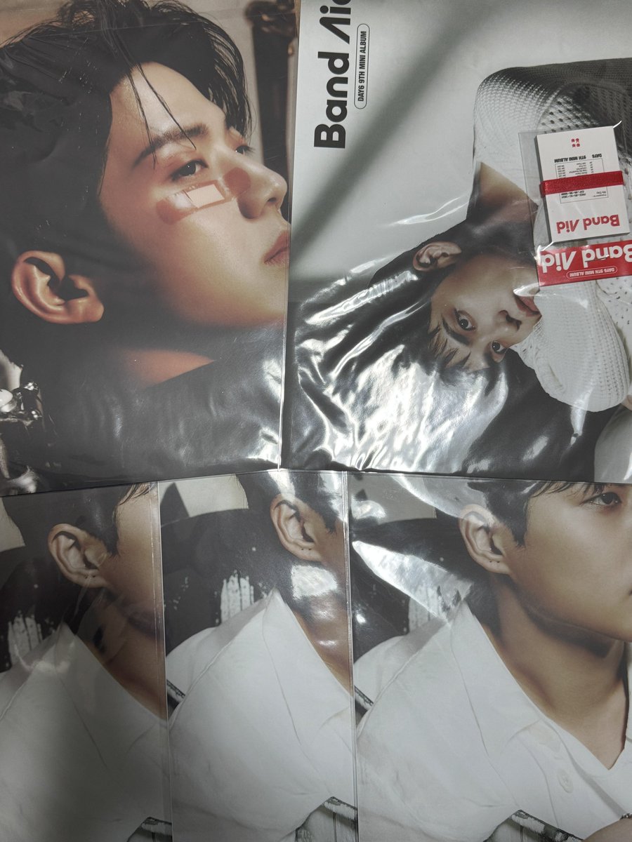 forcat93's tweet image. 혹시 밴드에이드 포스터 갖고시픈 사람 있나요…
영현3 원필1 도운1 이렇게 있는뎅….