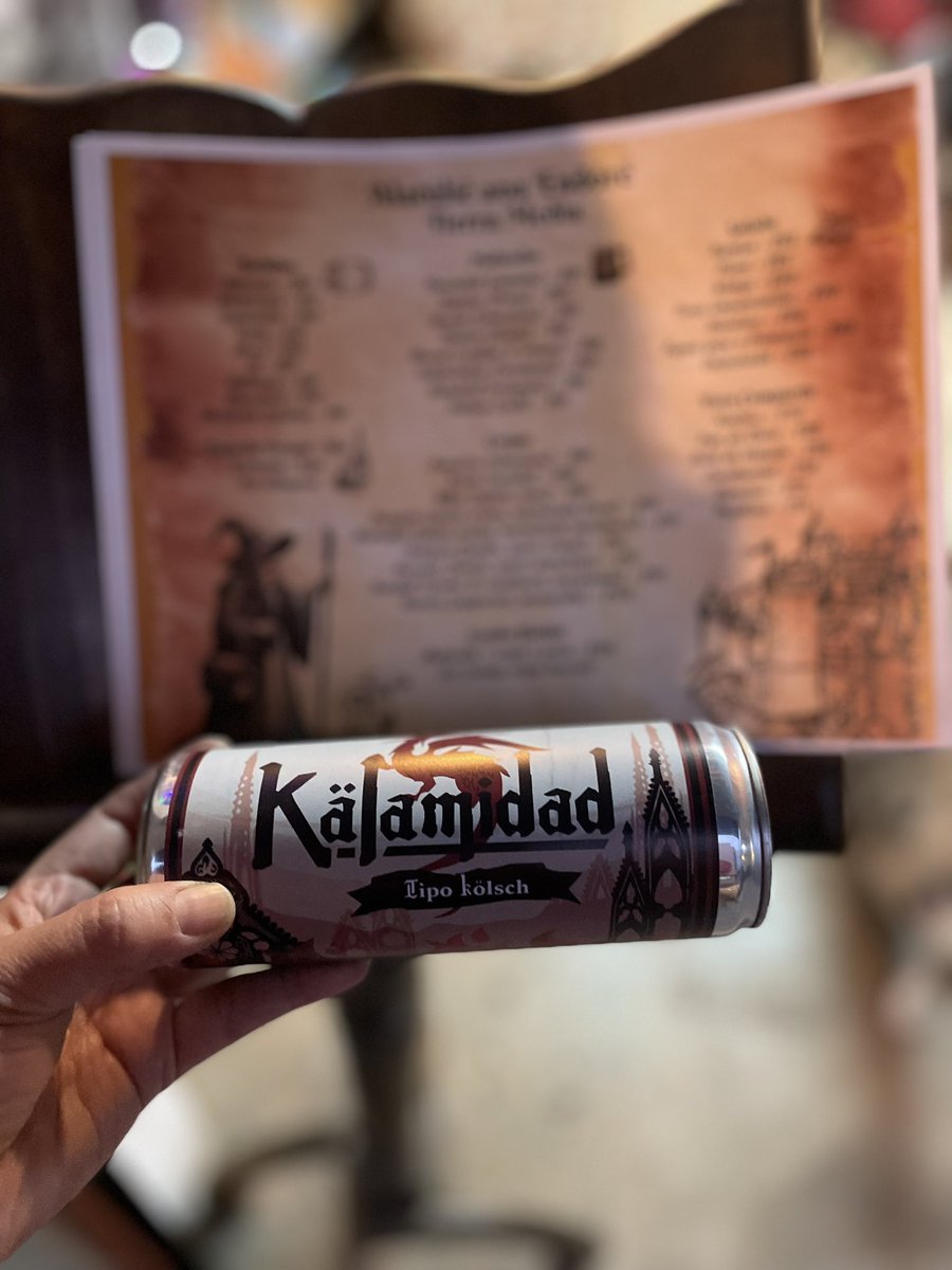 Kälamidad ha llegado a conquistar a la #TierraMedia 🍺🐉
¿Ya la probaste? 

Es una cerveza muy ligera, estilo Tipo Kölsch de 5% de alcohol. Sería una verdadera calamidad que te la perdieras. 

#CerveceriaBrugga #ConquistandoPaladares