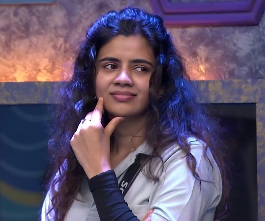 Ka_vi_n's tweet photo. Who is the Title Winner of 
#BiggBossTamil8 🏆🏆👑👑

#Soundariya - Like ❤️ 
#Muthukumaran - Retweet 🔄

#BiggBoss8Tamil #BiggBossTamil
#BiggBossTamilSeason8 #BiggBossTamil8Season
#BiggBossSeason8Tamil https://t.co/3Bs433hsPn