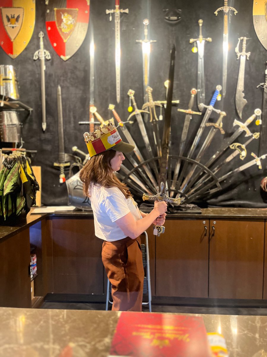 HAPPY NEW YEAR! Streaming bg3 6pm tomorrow (Sun 5th) with this icon see you THERE