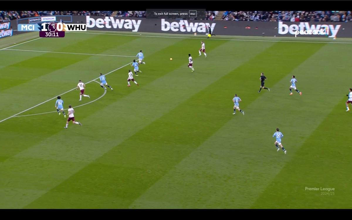 StevenMcinerney's tweet image. Took this screenshot during the game. Our biggest issue is that we see this several times a game, regardless of who we are playing. Our midfielders miles away from the opposition, running towards our own goal. It always come from poor decision making or failing to win a dual. We…