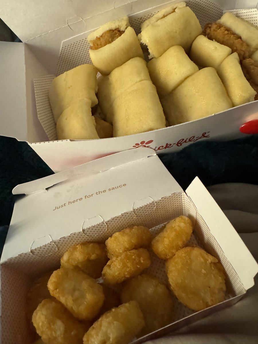 Smash or pass these Chick-fil- a minis for breakfast…..😋

Disclaimer: I did not eat them all

Fun Fact: This is my favorite breakfast food in the entire world!