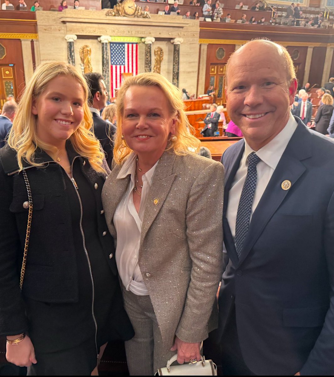 JohnDelaney's tweet image. So proud of April, who was sworn into Congress yesterday🇺🇸