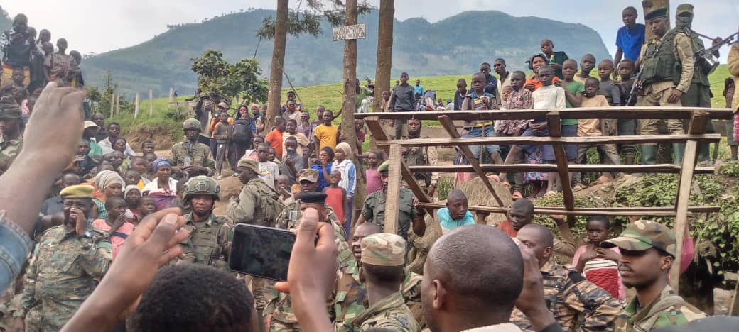 Ibi bintu bitumye mva muri Conge narimazemo icyumweru kirenga ntagera hano kuri X 😳😳😳

High Command ya ARC 🫣🫣

Intare za Sarambwe zatangiye kwigizayo Leta ya Kinshasa, ingabo z’abarundi na FDLR 

Masisi Central ni hamwe mu hantu hategurirwaga urugamba n’abasirikare ba Congo