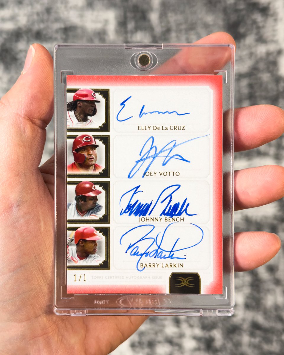 Topps's tweet photo. Any Reds fans out there? 🤔🔥 https://t.co/jWmQkZCdTT