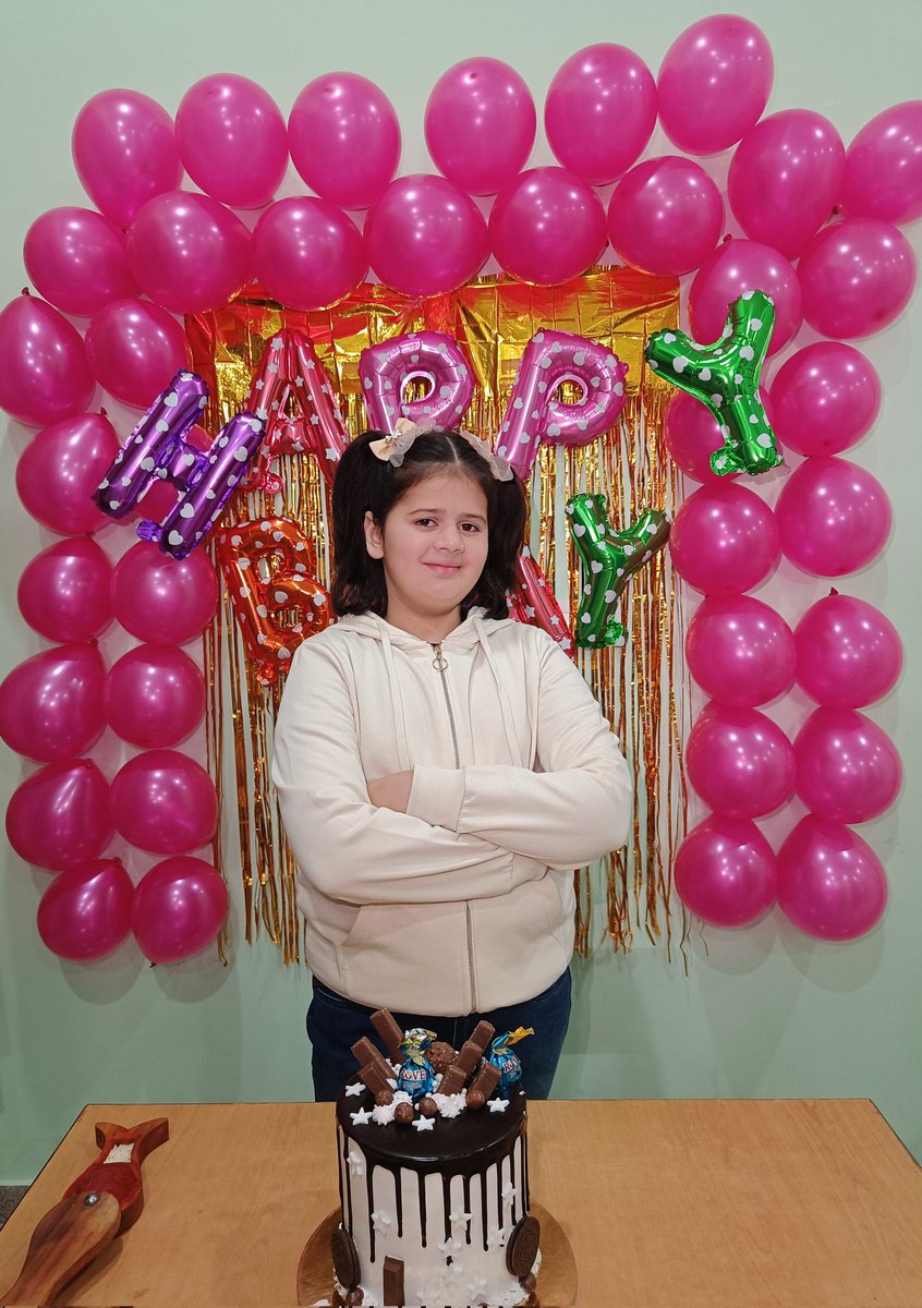 Happy birthday to dear Gloria 
Daughter's
