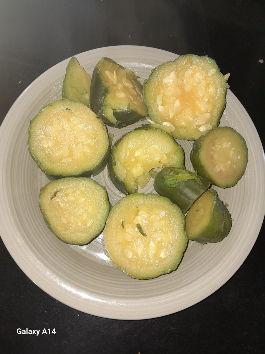 GoompyFresh's tweet image. Farm life, healthy eating.