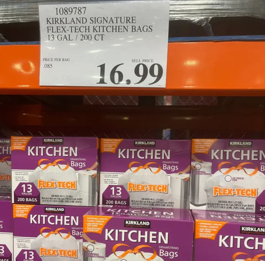 FrancisF1654821's tweet image. Made my weekly trip to @Costco.  If Costco had competition, real, I would probably go elsewhere.  I have been watching garbage bags.  They just raised the price ~$1.  Ahead of a $3+ off in Feb.  So, you're no longer getting the bargain you were getting.