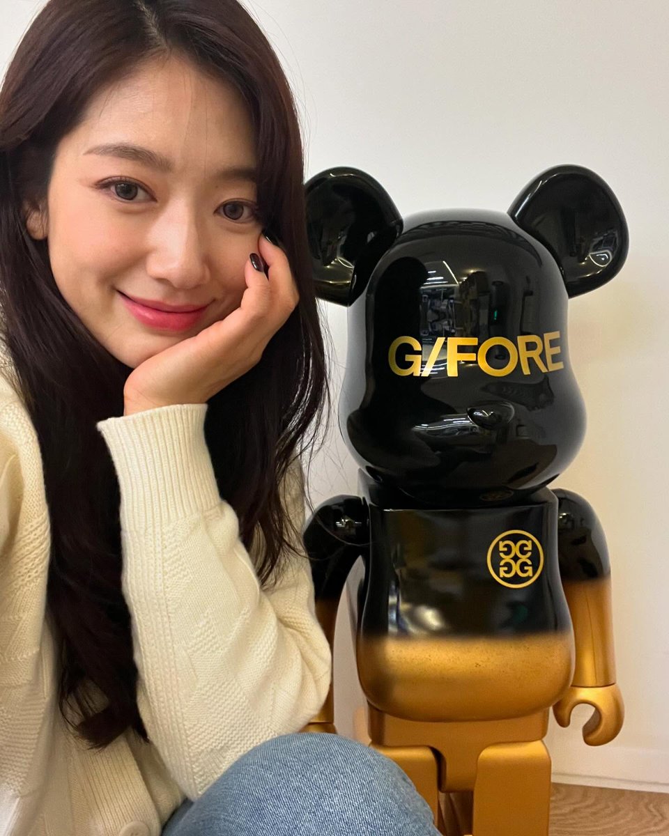 ssizn77's tweet photo. 귀엽잖아🫢bearbrick😎

#GFORE #BEARBRICK #GFORExBEARBRICK https://t.co/MTb4RObNkv