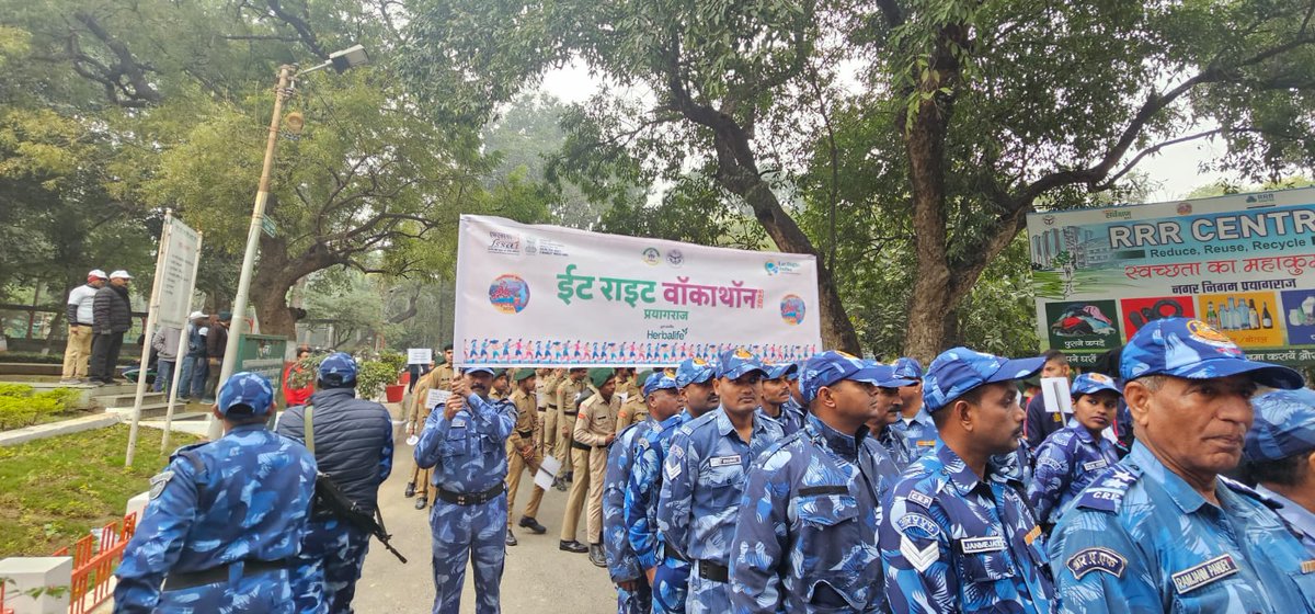 fssaiindia's tweet photo. #FSSAI एवं #UPFDA ने प्रयागराज में ईट राइट वॉकाथन का आयोजन किया। महाकुंभ के पूर्व इस आयोजन के जरिए लोगों को स्वस्थ भोजन एवं बेहतर जीवन पर जागरुक किया गया। प्रयागराज के जिलाधिकारी एवं अपर आयुक्त #UPFDA ने वॉकाथन का शुभारंभ किया। इस अवसर पर सैकड़ों की तादाद में लोगों ने भाग लिया https://t.co/NDuUJr9AjL