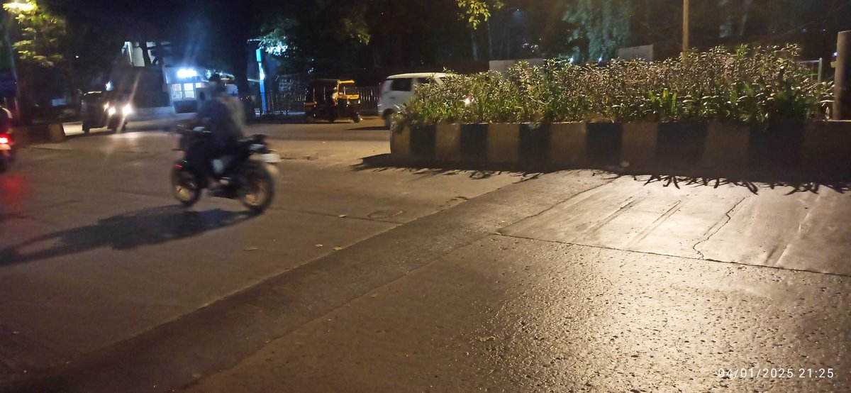 ReddyPravin1984's tweet photo. 15+ bikes fell because of an unwanted invisible at night speed breaker made yesterday at HCC  company , Surya nagar, Vikhroli west.
Please do the needful to save the riders life.
https://t.co/p6atill5Cy

@MMVD_RTO

Pravin Reddy - 7208073823.
An Alert citizen https://t.co/n3mMNiAqF9