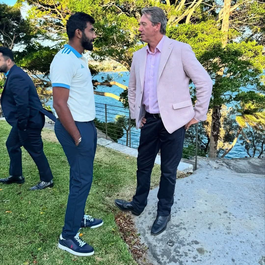anil_h_rathva's tweet image. How to respect a big man and earn a name is a different thing and today&apos;s boy is different 
 
❤️  @glennmcgrath11 @Jaspritbumrah93 @CricketAus