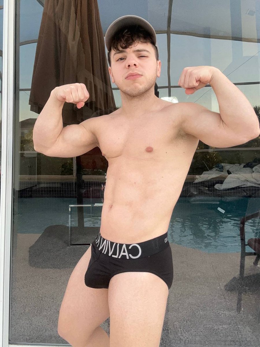 3'11 king tweet media